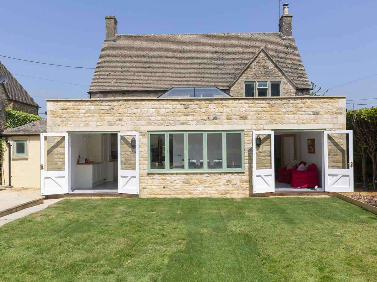 Villa South Winds Bourton-on-the-Water Exterior foto