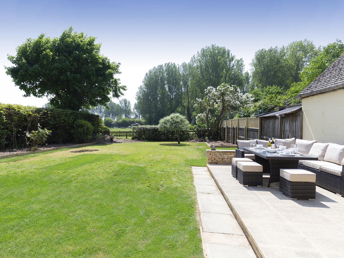 Villa South Winds Bourton-on-the-Water Exterior foto