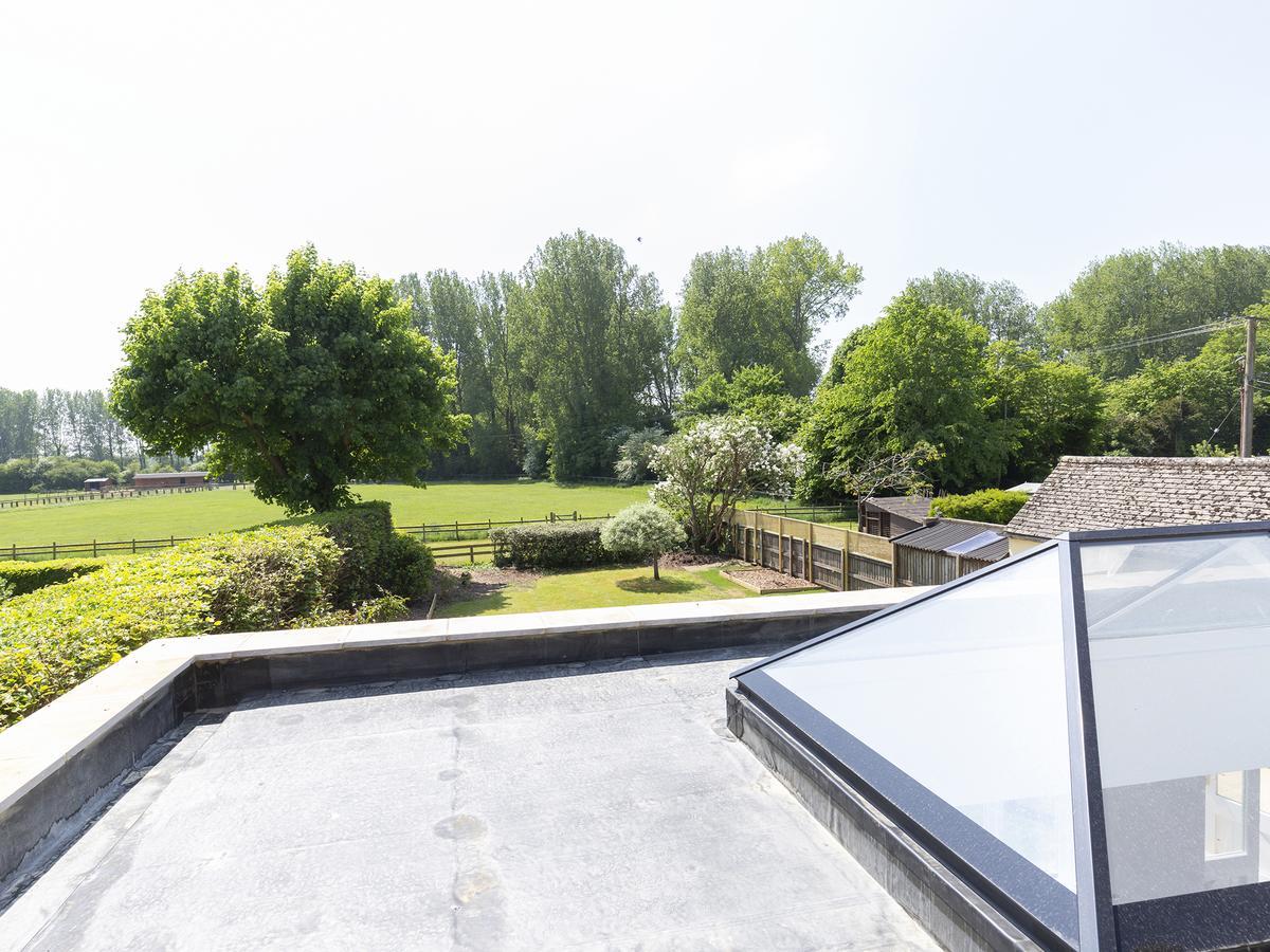 Villa South Winds Bourton-on-the-Water Exterior foto